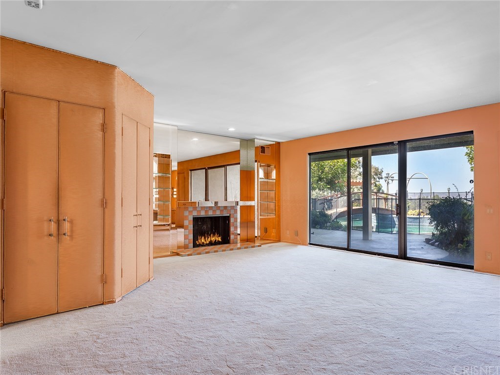 4151 Falling Leaf Drive Encino, CA 91316 - Photo 17 of 30 Master Bedroom
