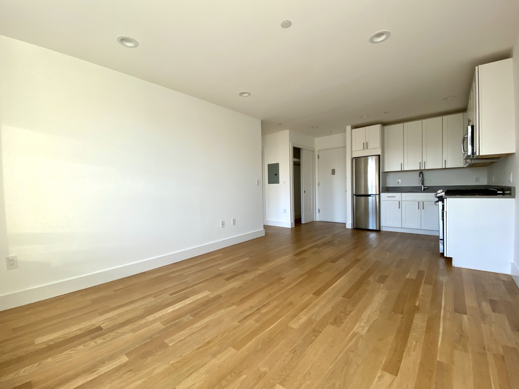 45-11 Broadway, Unit 3A Queens, NY 11103 - Photo 4 of 7