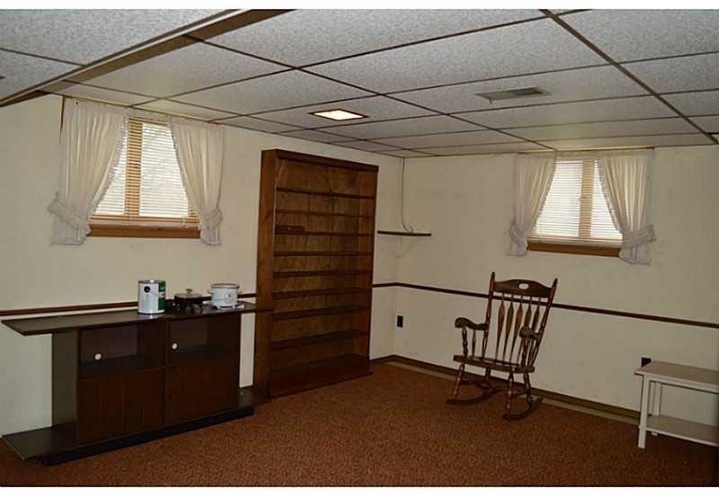 2247 Ridge Rd Extension Economy, PA 15003 - Photo 14 of 18