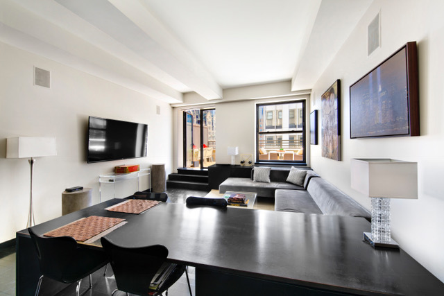 20 Pine Street, Unit 2505 Manhattan, NY 10005 - Photo 2 of 10