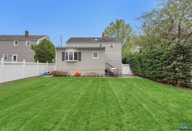 433 New Bridge Road Bergenfield, NJ 07621 - Photo 13 of 14