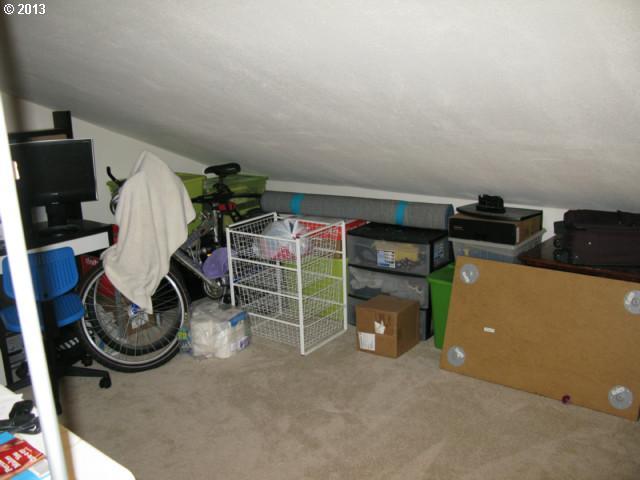 4632 Southwest Comus Place, Unit 5D Portland, OR 97219 - Photo 14 of 16 Gallery Image 14