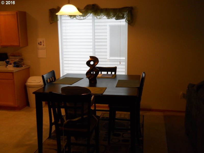 928 Northeast Mariners Loop Portland, OR 97211 - Photo 5 of 18 Gallery Image 5