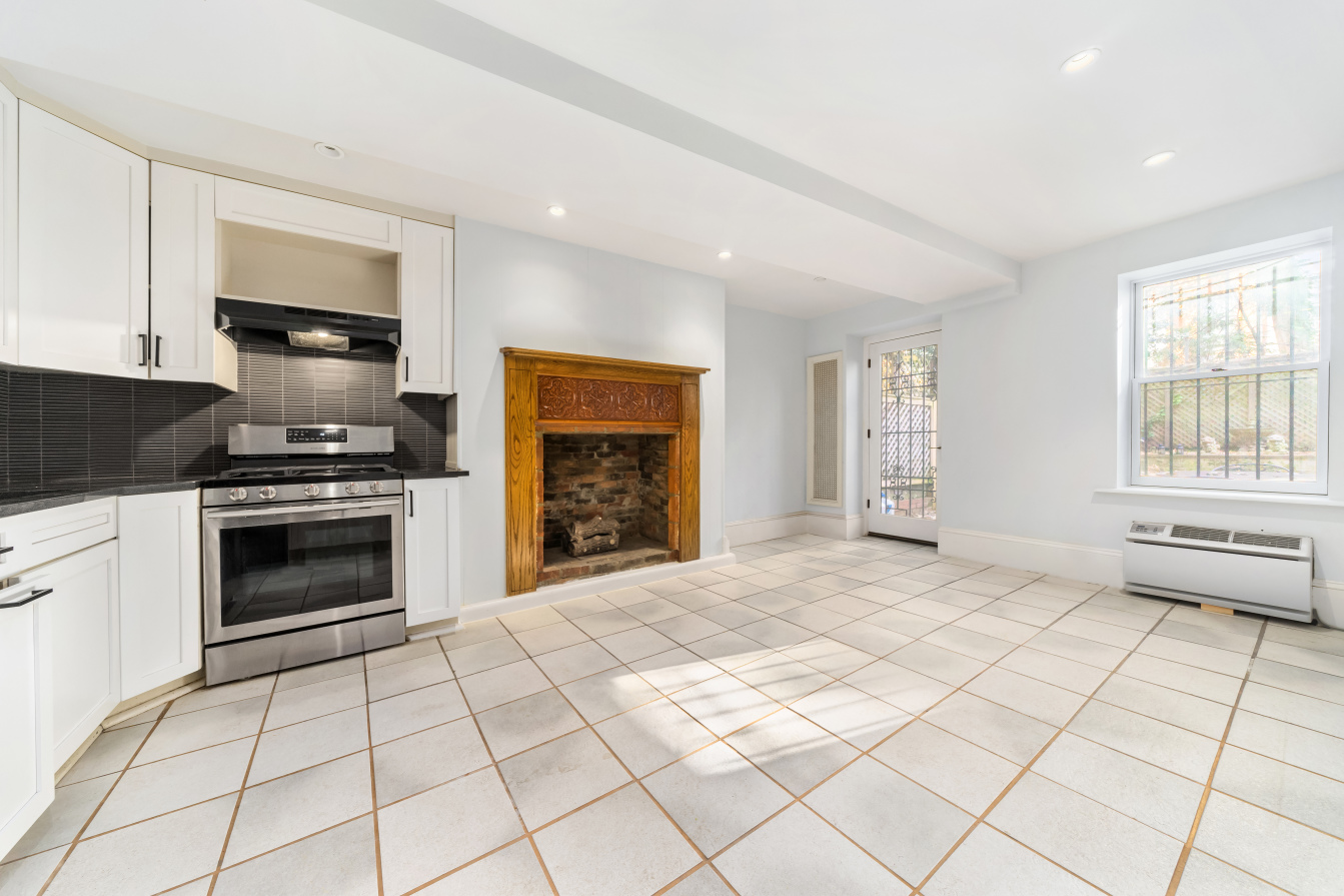 485 West 22nd Street, Unit GARDEN Manhattan, NY 10011 - Photo 4 of 9