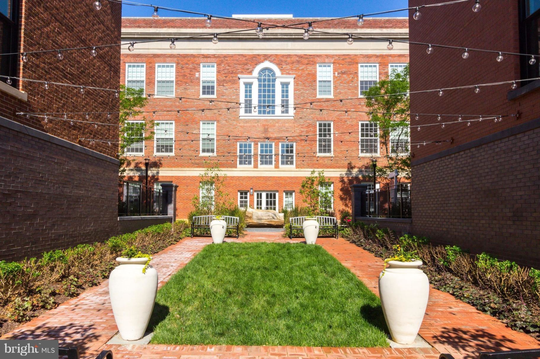 407 Guethler's Way Washington, DC 20003 - Photo 4 of 26