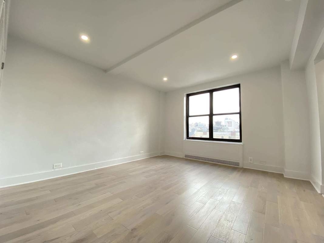 161 West 16th Street, Unit 15J Manhattan, NY 10011 - Photo 2 of 7