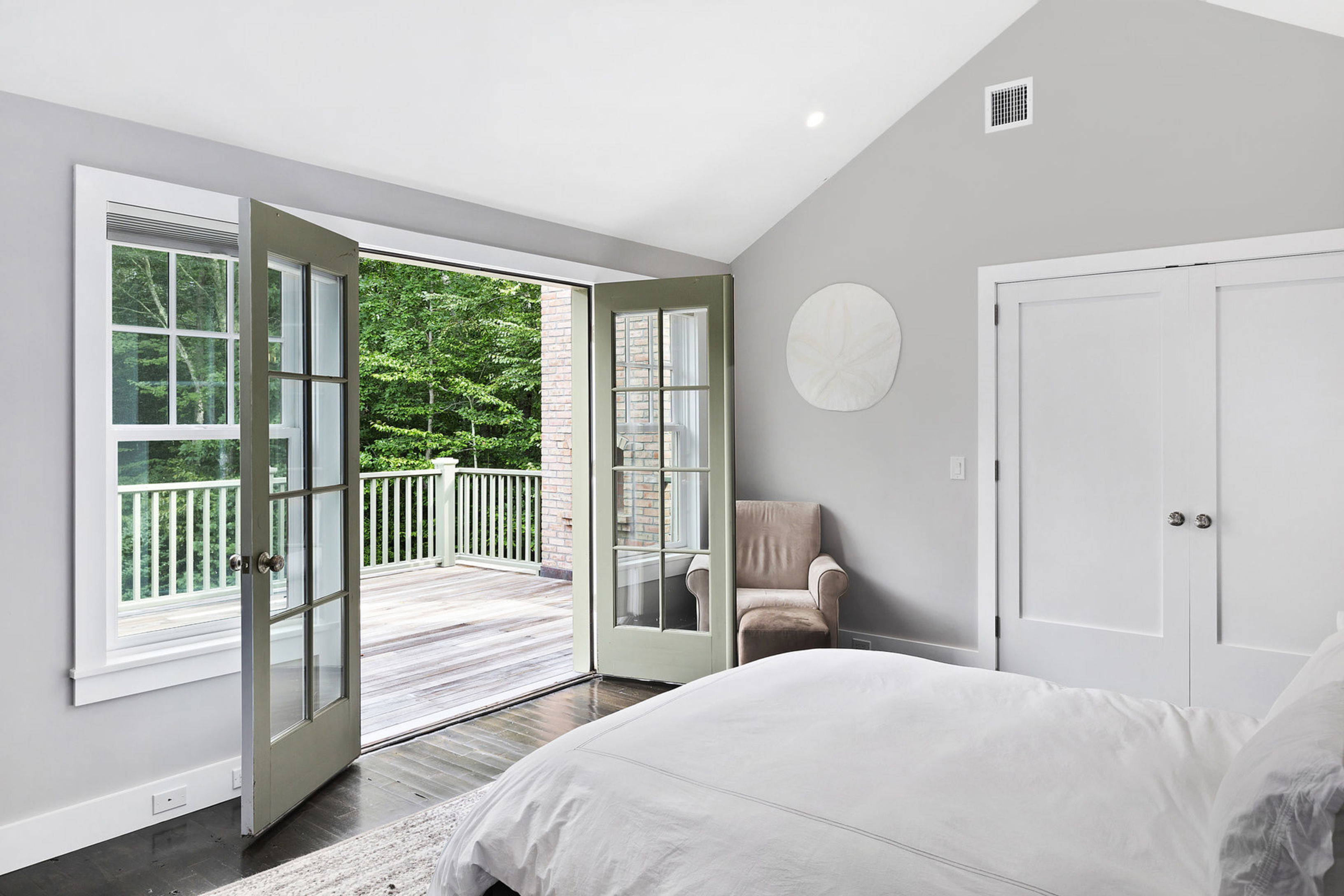 6 Southwood Court, Amagansett, NY 11930 Compass