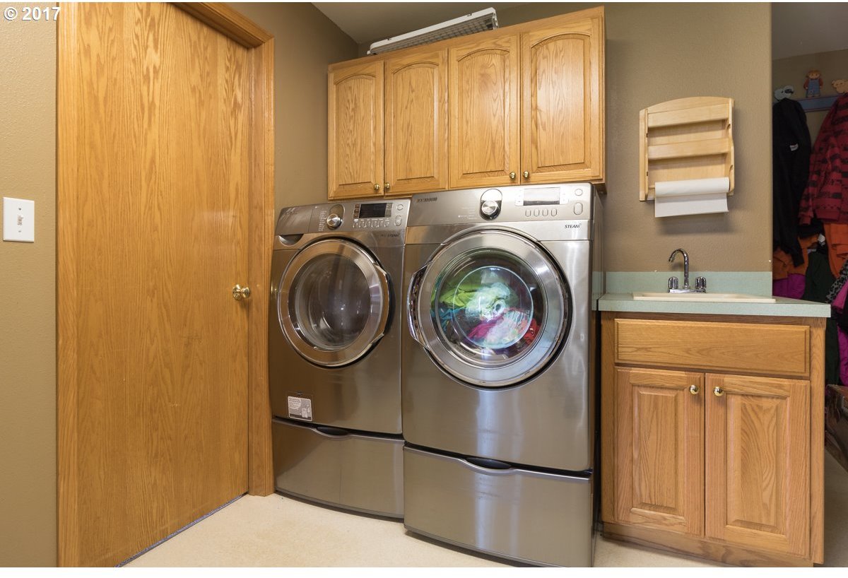 331 Green Valley Road Oakland, OR 97462 - Photo 6 of 16 Gallery Image 6