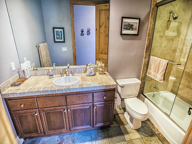 1223 Crestview Drive Cardiff-by-the-Sea, CA 92007 - Photo 16 of 25 Guest House Bath