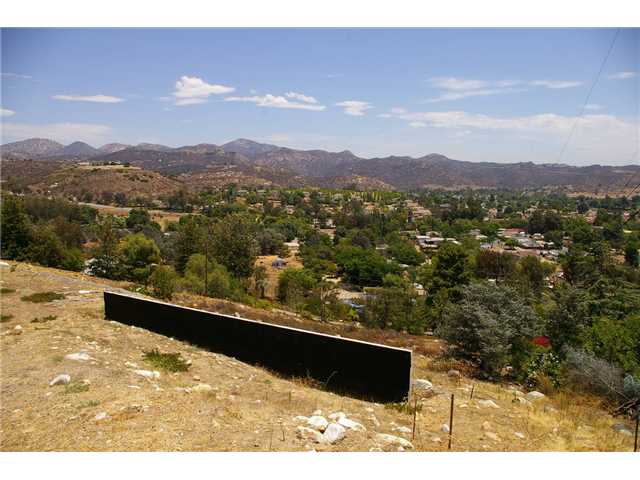 13827 Belvedere Drive Poway, CA 92064 - Photo 3 of 24 City of Poway approved retaining walls