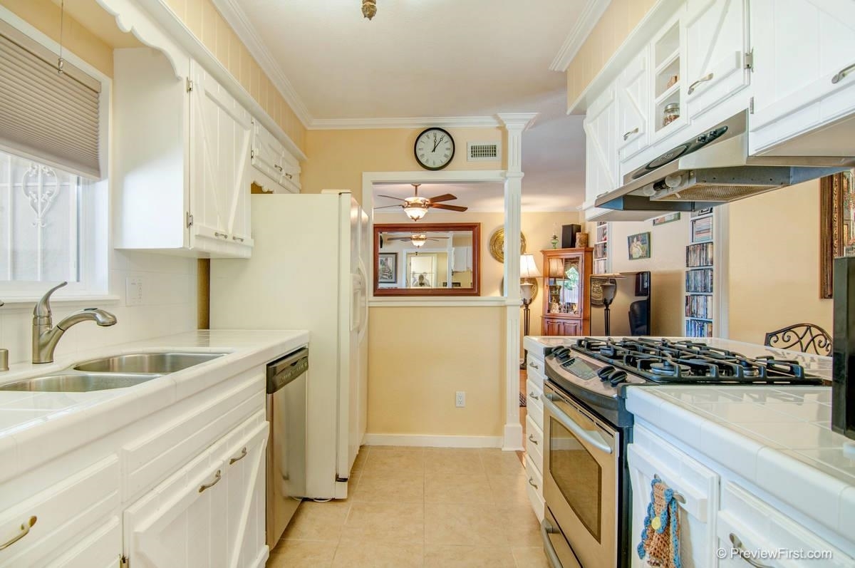 10205 Pinewood View Santee, CA 92071 - Photo 9 of 25