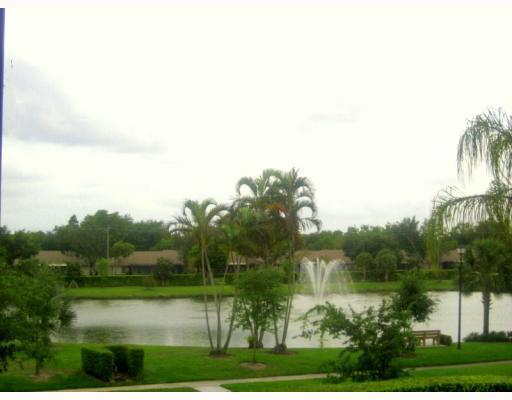 8540 Vía Romana, Unit 2 Boca Raton, FL 33496 - Photo 8 of 12 Gallery Image 8