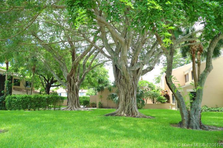 1149 Northwest 13th Street, Unit 12 Boca Raton, FL 33486 - Photo 4 of 12
