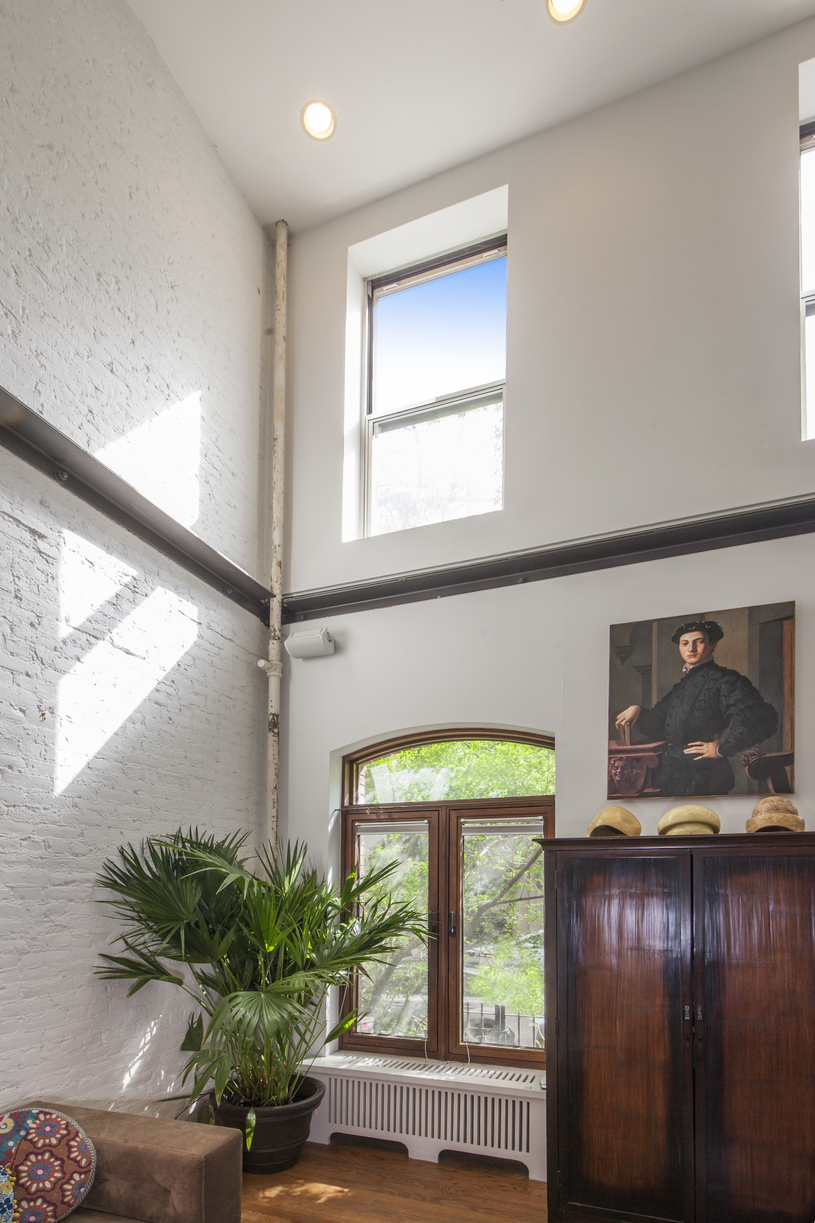 209 West 22nd Street Manhattan, NY 10011 - Photo 2 of 15