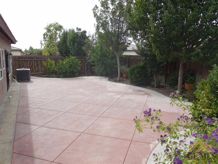2220 Sosa Drive Bakersfield, CA 93313 - Photo 23 of 25