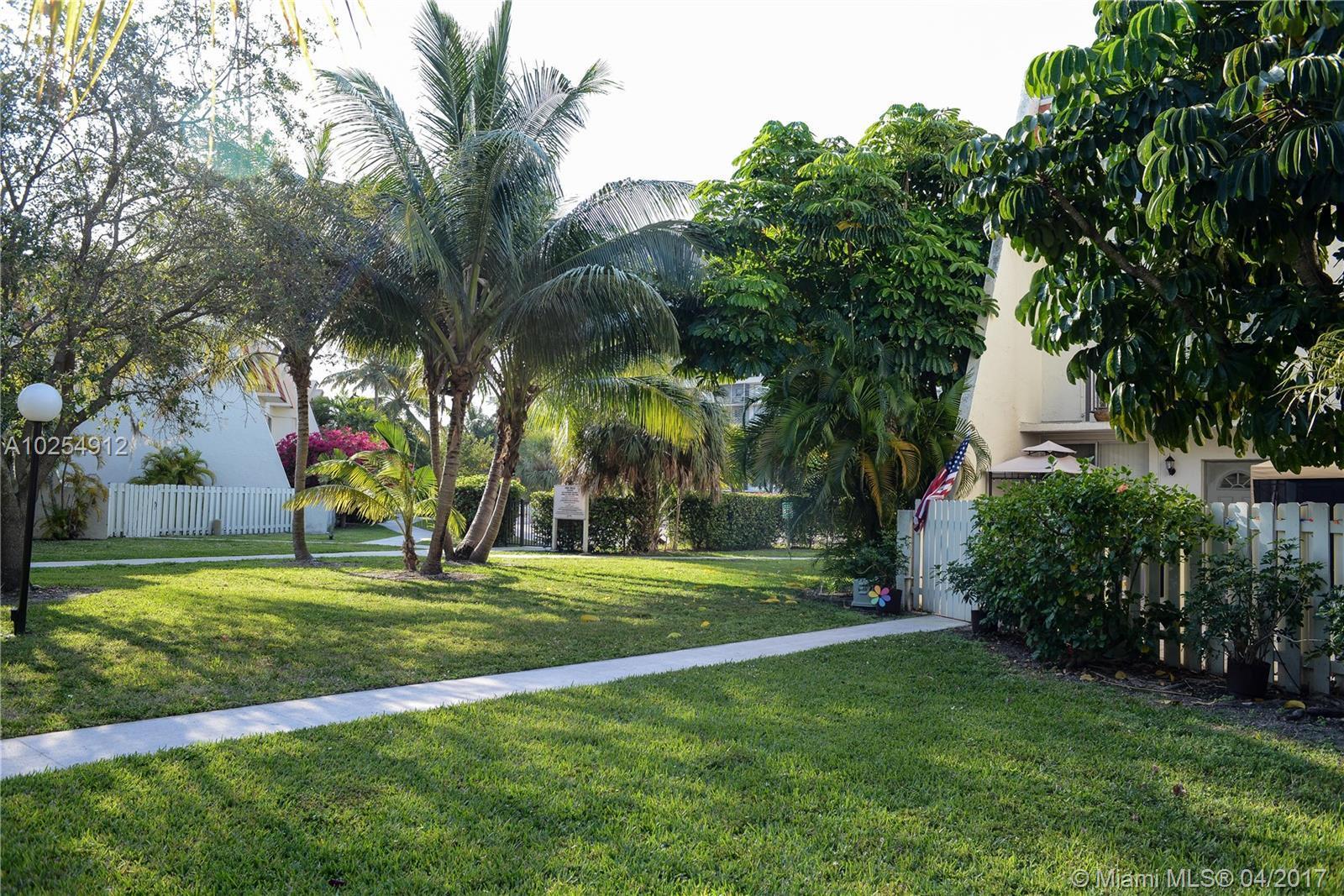 1655 Northeast 115th Street, Unit 5B Miami, FL 33181 - Photo 16 of 19