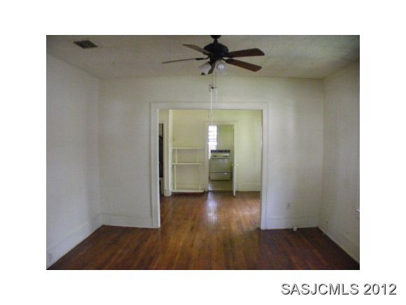 672 Ivy Street Jacksonville, FL 32206 - Photo 6 of 6 LIVING ROOM