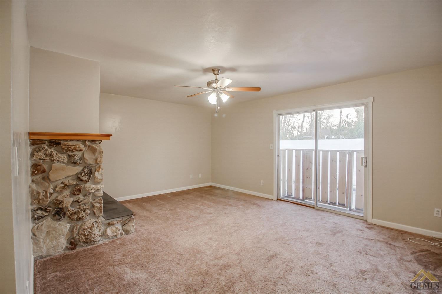 1512 Locust Ravine Bakersfield, CA 93306 - Photo 14 of 28 Gallery Image 14