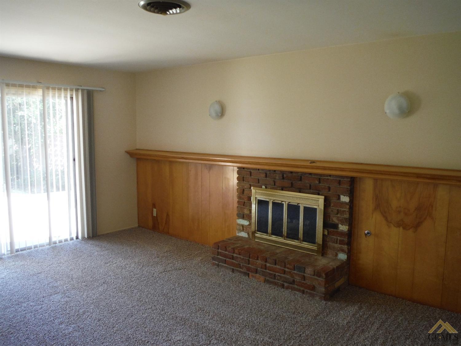 3204 Olympic Drive Bakersfield, CA 93308 - Photo 6 of 9