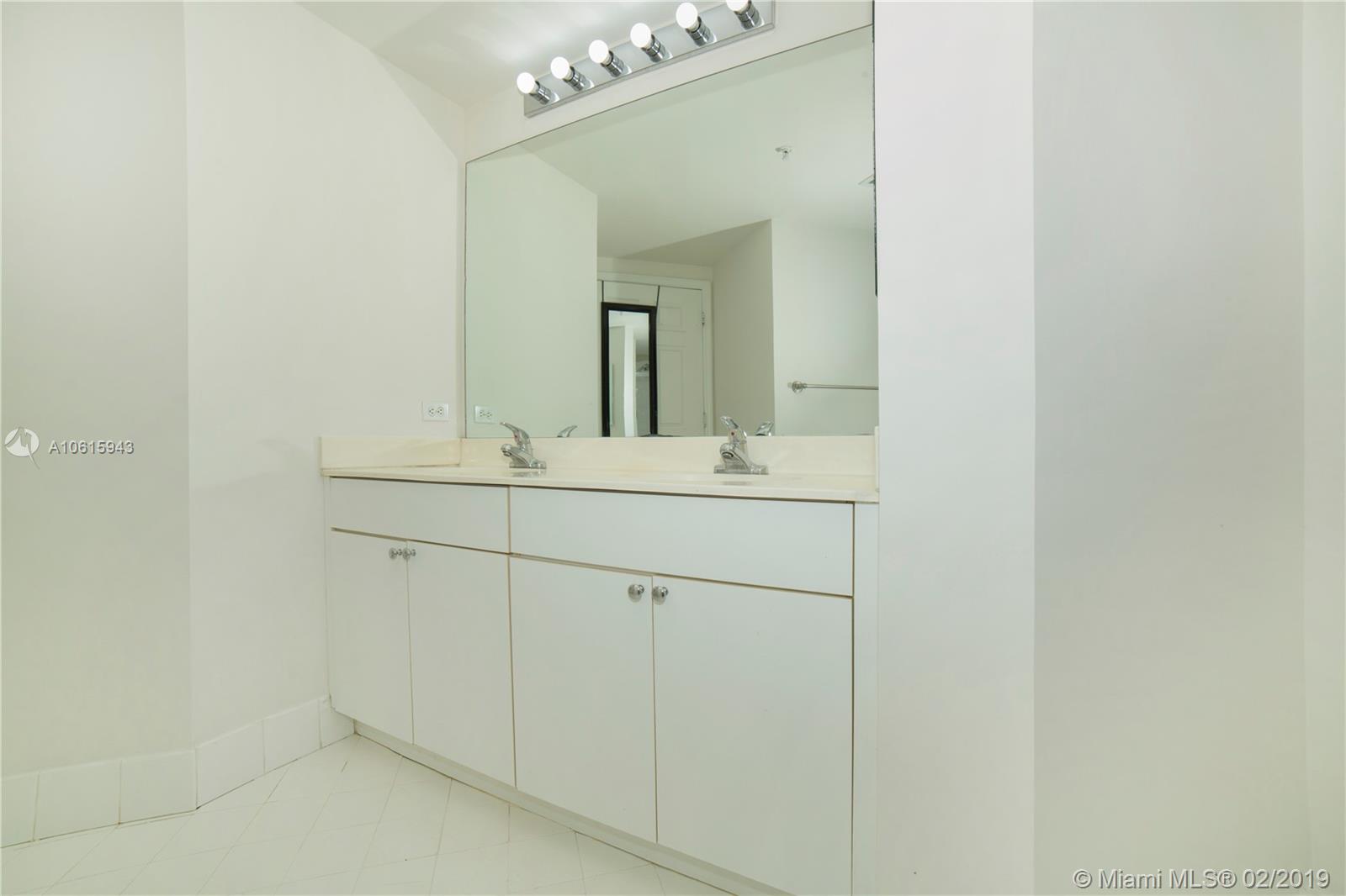 17100 North Bay Road, Unit 1514 Sunny Isles Beach, FL 33160 - Photo 30 of 38