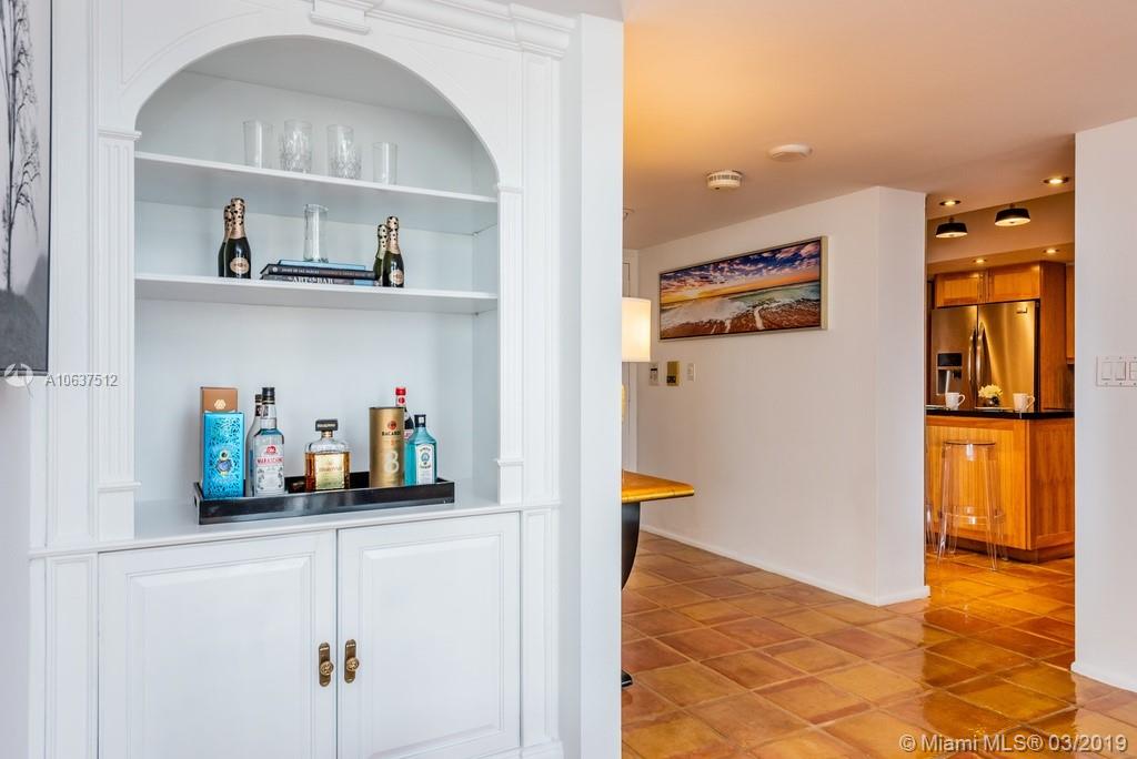 520 Brickell Key Drive, Unit APH00 Miami, FL 33131 - Photo 42 of 48