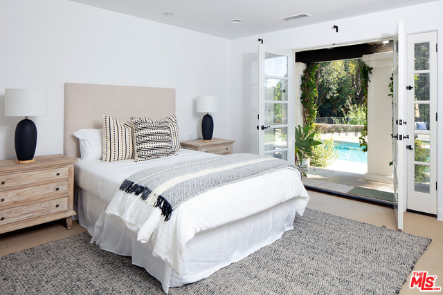 475 Halvern Drive Los Angeles, CA 90049 - Photo 19 of 26