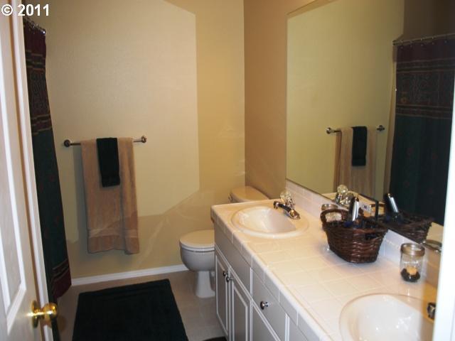 22060 Southwest Grahams Ferry Road, Unit D Tualatin, OR 97062 - Photo 12 of 16 Gallery Image 12