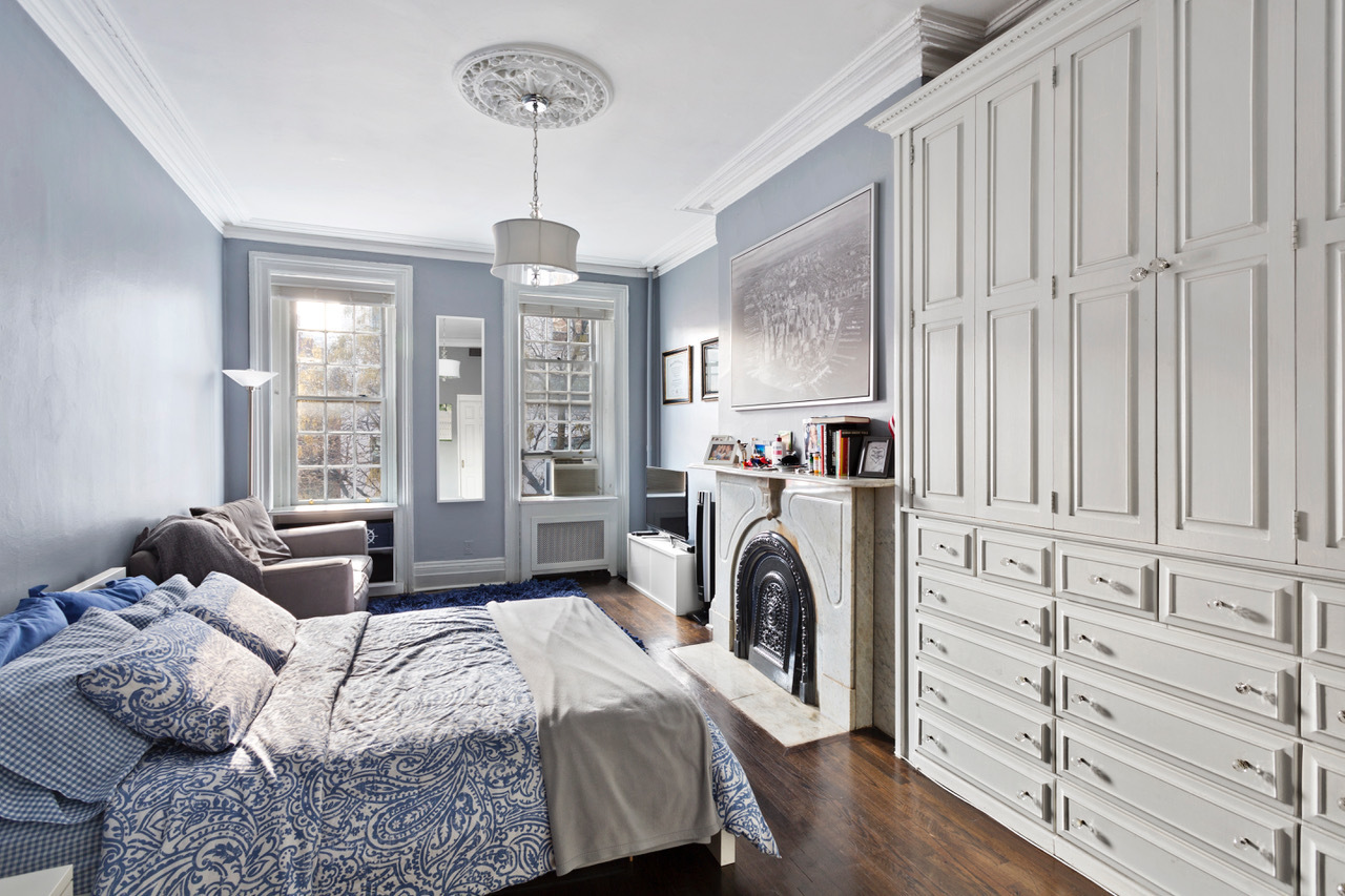 353 West 22nd Street Manhattan, NY 10011 - Photo 7 of 11