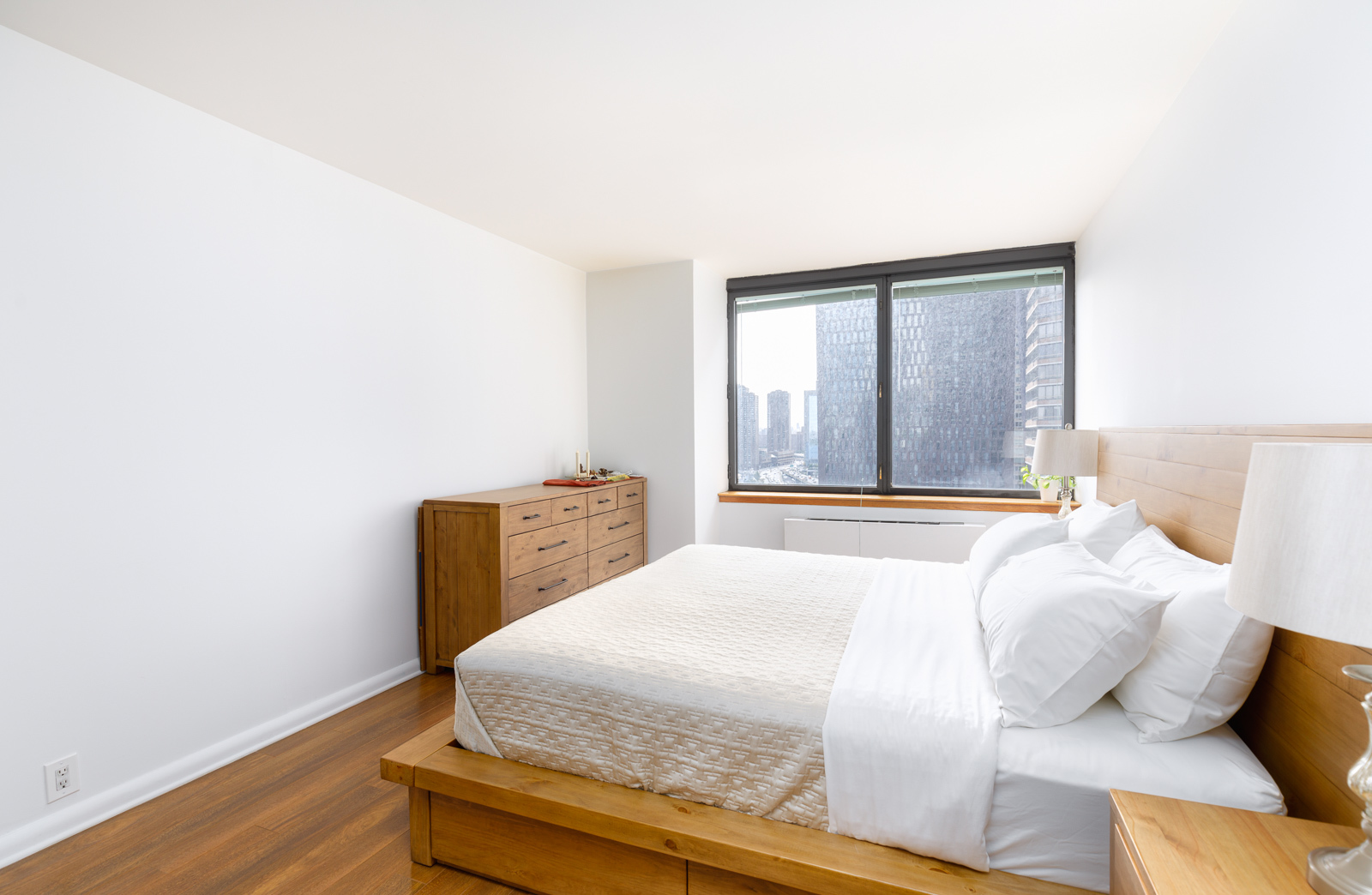 415 East 37th Street, Unit 16F Manhattan, NY 10016 - Photo 2 of 7