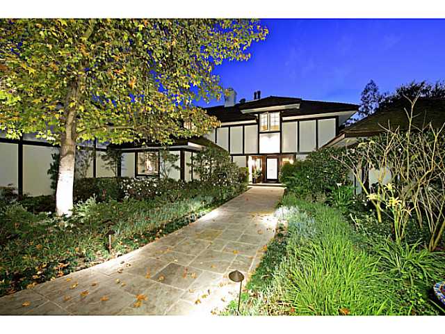 6003 La Flecha Rancho Santa Fe, CA 92067 - Photo 3 of 15 European Style Gem, hidden in the heart of the Rancho Santa Fe Village. Walk to everything the village offers. You are directly next door the the Inn at RSF down a hidden private driveway!