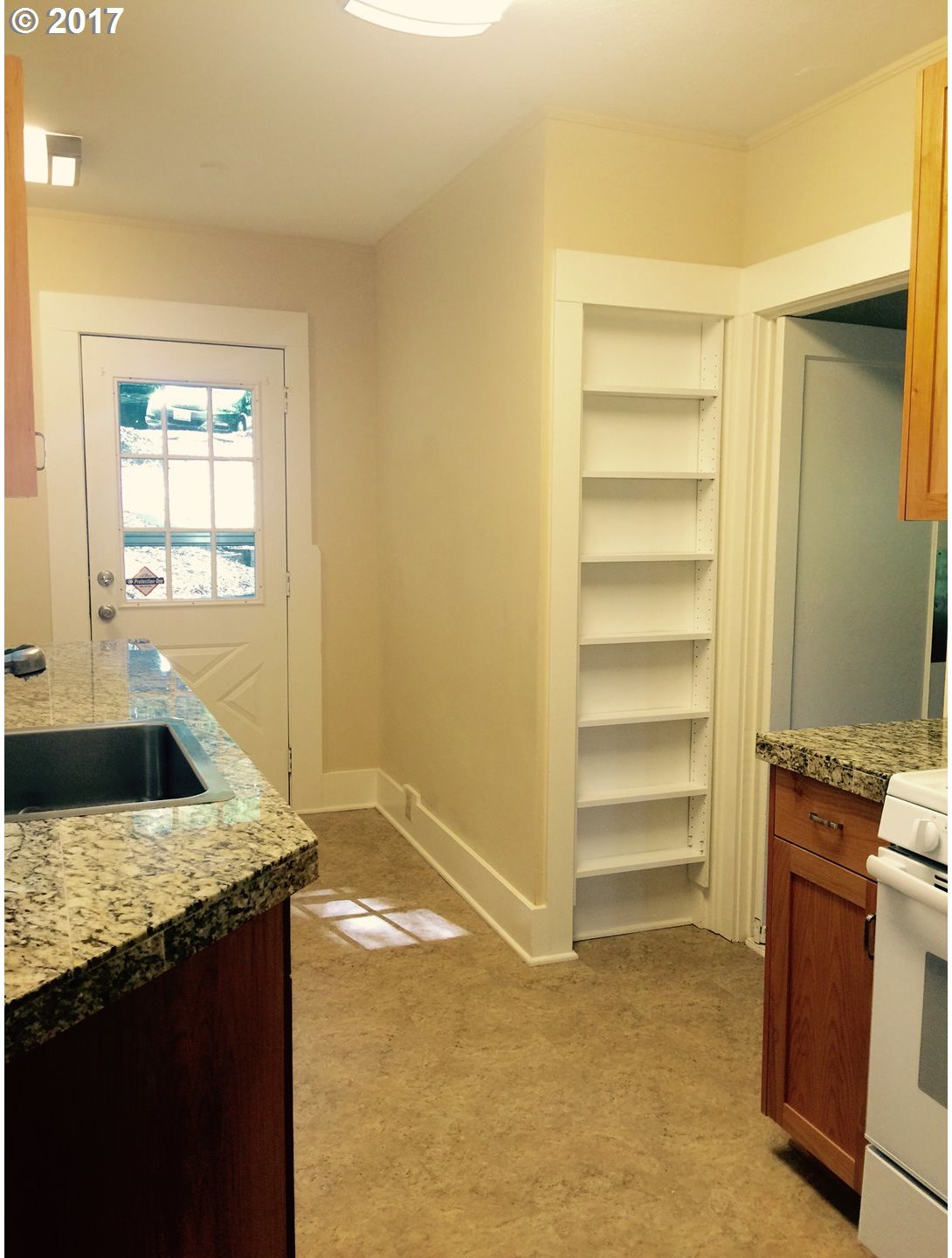 922 Southwest Curry Street Portland, OR 97239 - Photo 3 of 21 Gallery Image 3