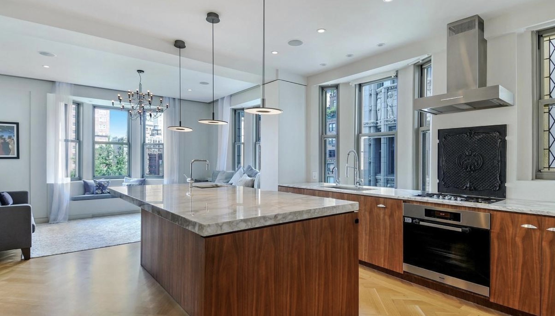 36 Gramercy Park East, Unit 9S Manhattan, NY 10003 - Photo 2 of 7