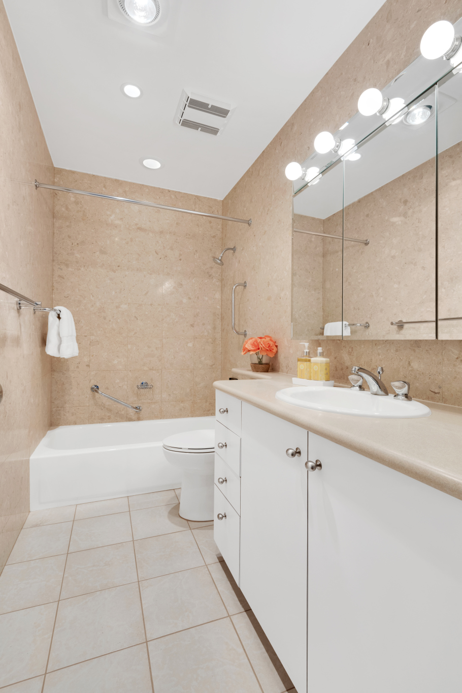 525 East 80th Street, Unit 5B Manhattan, NY 10075 - Photo 9 of 11