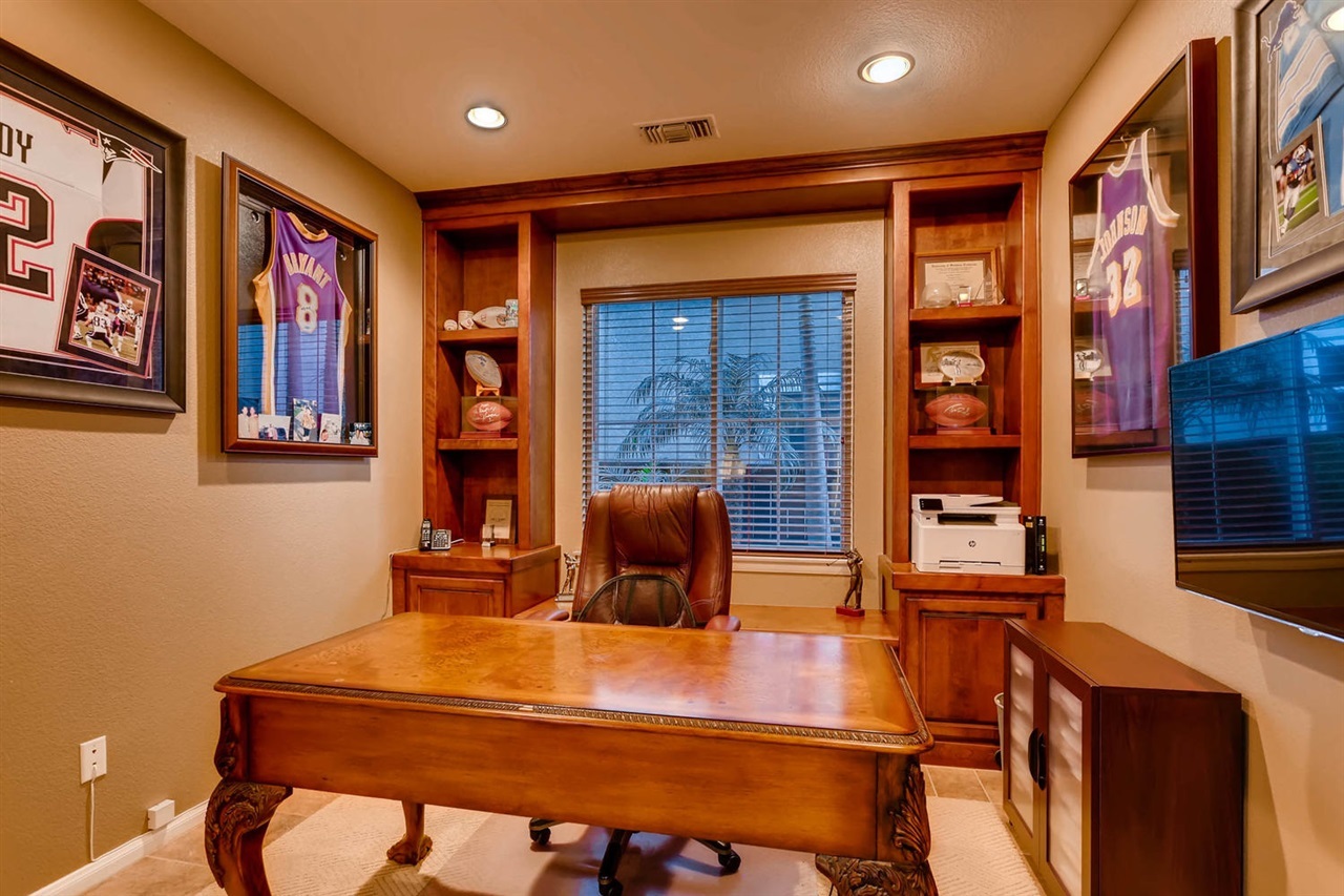 5025 Ashberry Road Carlsbad, CA 92008 - Photo 4 of 25 Gallery Image 4