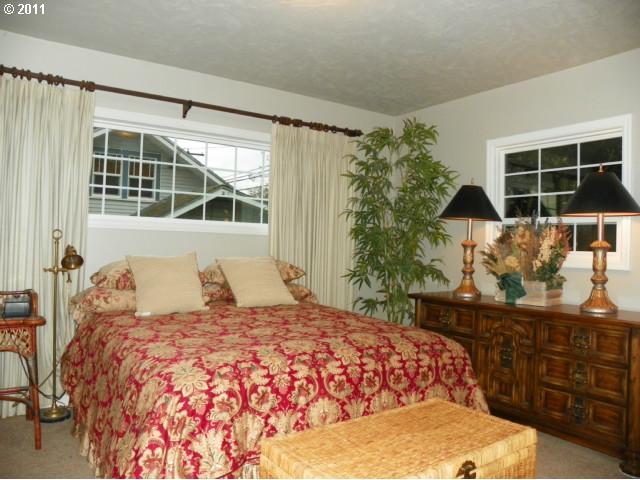 1635 Southwest Freeman Street Portland, OR 97219 - Photo 6 of 15 Gallery Image 6