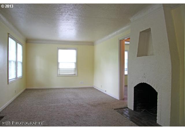 1126 Southwest Curry Street Portland, OR 97239 - Photo 6 of 13 Gallery Image 6