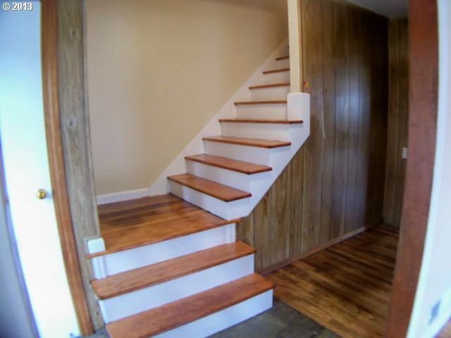 9009 Southeast Reedway Street Portland, OR 97266 - Photo 10 of 15 Gallery Image 10