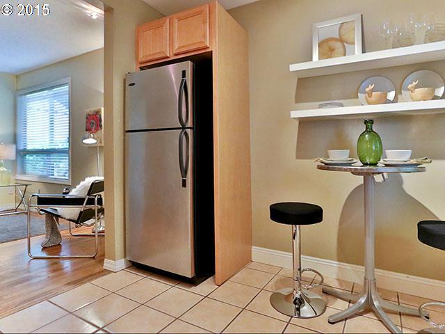 5221 Southwest View Point Terrace, Unit 1 Portland, OR 97239 - Photo 8 of 16 Gallery Image 8