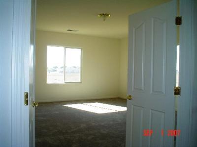 901 Cabernet Drive Wasco, CA 93280 - Photo 7 of 8