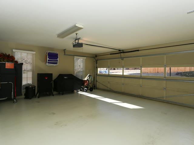 901 Yorktown Road Collierville, TN 38017 - Photo 21 of 21 Newly painted garage floor, smooth ceiling. Spic n span!