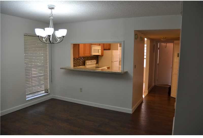 430 Commodore Drive, Unit 301 Plantation, FL 33325 - Photo 2 of 7