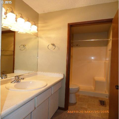 6585 Southwest 203rd Avenue Aloha, OR 97078 - Photo 13 of 16