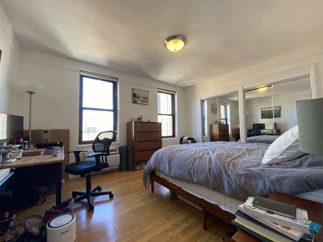 161 West 16th Street, Unit 19G Manhattan, NY 10011 - Photo 9 of 10