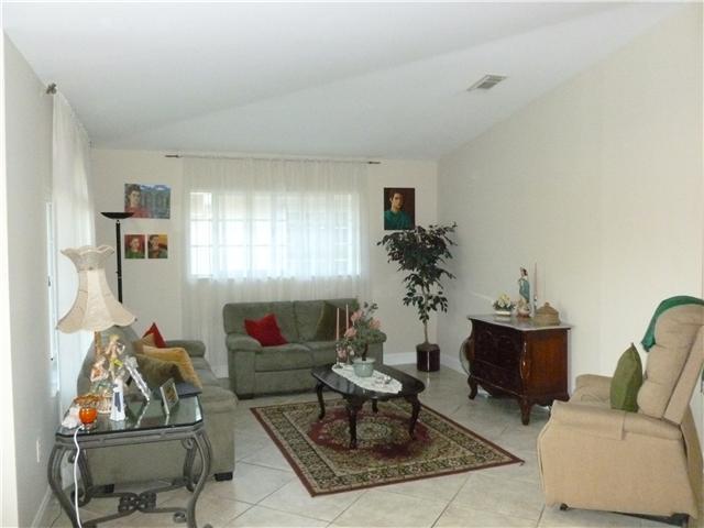 7940 Southwest 163rd Place Miami, FL 33193 - Photo 4 of 19