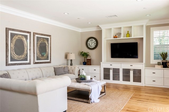 261 Barnes Road Tustin, CA 92782 - Photo 7 of 31