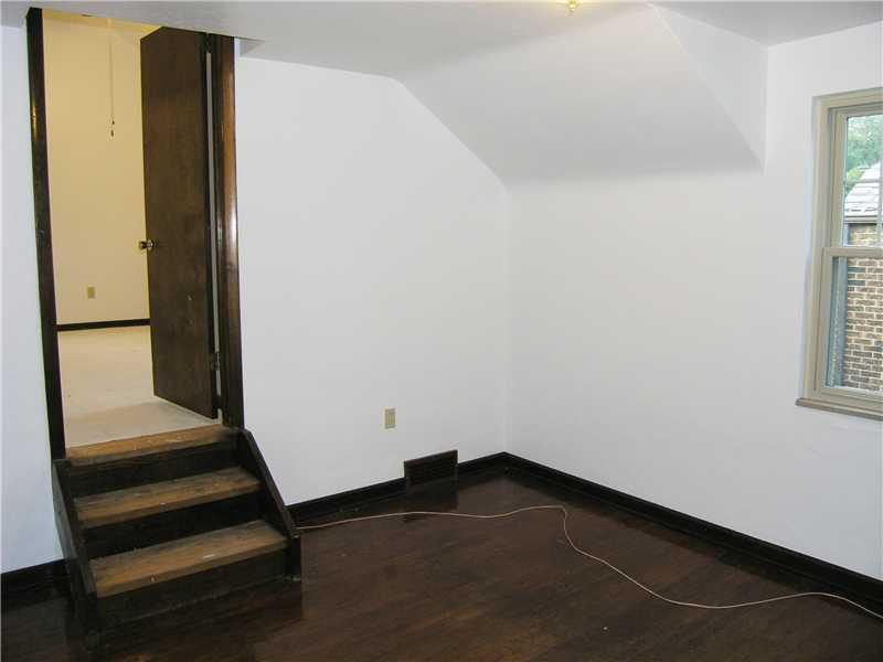 1314 Cochran Road Mt. Lebanon, PA 15243 - Photo 15 of 25 Gallery Image 15