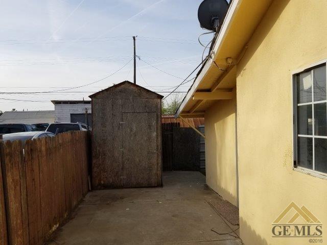 613 Lawson Road Bakersfield, CA 93307 - Photo 17 of 24 Gallery Image 17