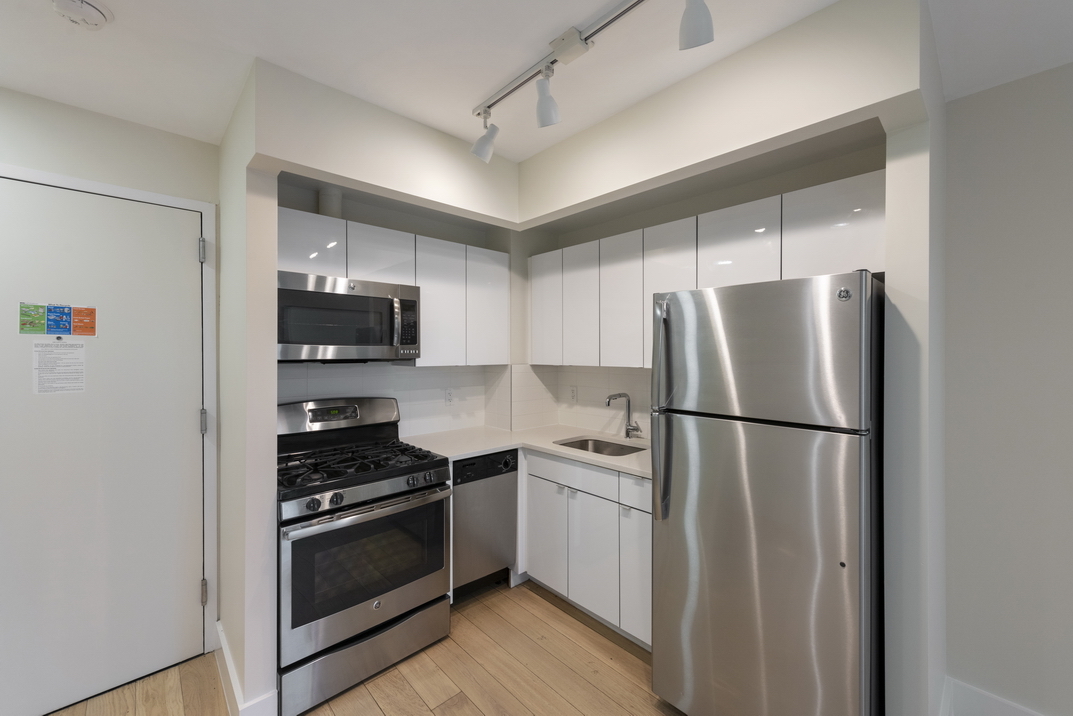 30 Orient Avenue, Unit PHB Brooklyn, NY 11211 - Photo 4 of 15
