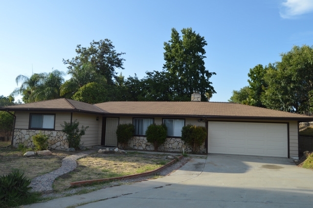 922 Buena Rosa Court Fallbrook, CA 92028 - Photo 1 of 23