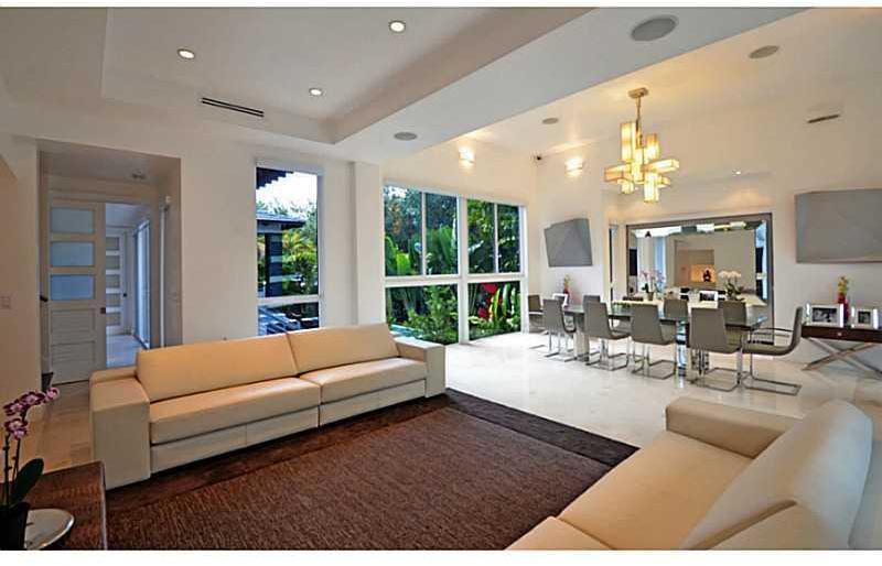 573 Warren Lane Key Biscayne, FL 33149 - Photo 5 of 32